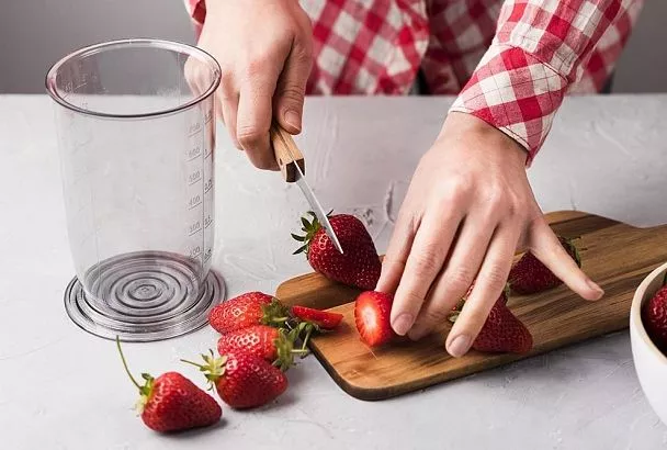 Клубника на диете: Как 10 ягод в день изменят ваше здоровье — рецепты и калькулятор 