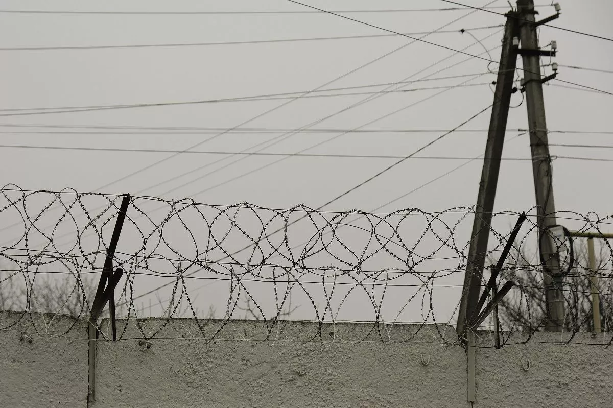 Экс-сотрудник осужден на 7,5 лет за взятку в 15 тыс. рублей в Краснодаре