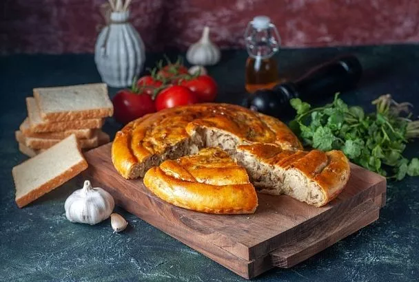 Этот мясной пирог из лаваша станет главным блюдом на праздничном новогоднем столе! Рецепт сытного и красивого угощения