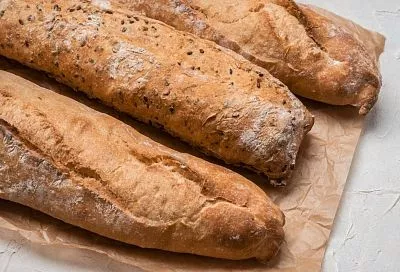 Соблюдаем баланс вкуса и хруста - как испечь даже в самой простой духовке настоящий французский багет на закваске