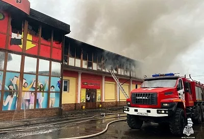 Три человека пострадали при пожаре в магазине «Светофор» в Армавире
