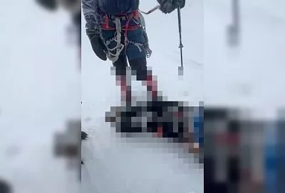 Тео погибшего альпиниста из Краснодарского края эвакуировали с Эльбруса на поляну Азау