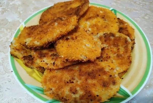 Классические капустные котлеты: рецепт с манкой и 2 полезные замены для диеты