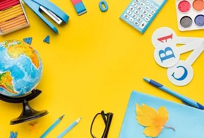 Эксперт по этикету назвала лучшие подарки для учителей