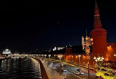 Редкие «мешковатые» облака нависли над Москвой: жара и ливни сулят мощную грозу с градом и шквалом