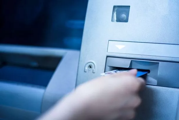 Депутат предложил сократить срок возврата денег за покупки до 24 часов