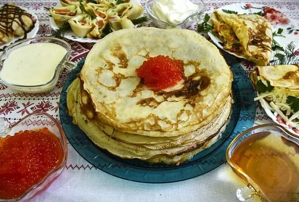 Праздник вкуса и творчества: семь самых популярных рецептов блинов на Масленицу и не только