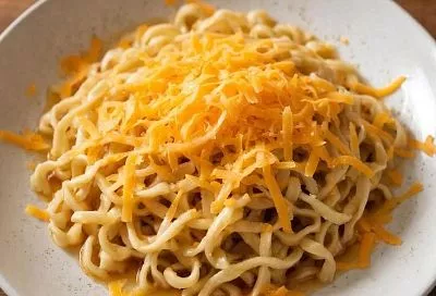 Когда нет сил, а надо что-то приготовить, беру 2 стакана лапши и 2 яйца и быстрый и вкусный ужин для всей семьи через 15 минут на столе