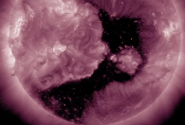 Земля «на прицеле» у корональной дыры: прогноз магнитных бурь резко ухудшился