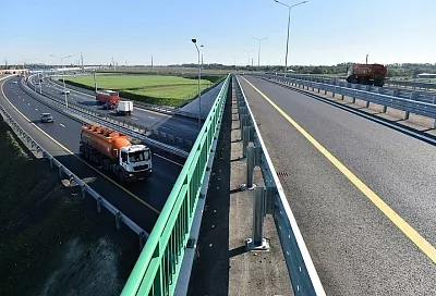 В Краснодарском крае на 60 км трасс до конца года установят барьеры между встречными полосами