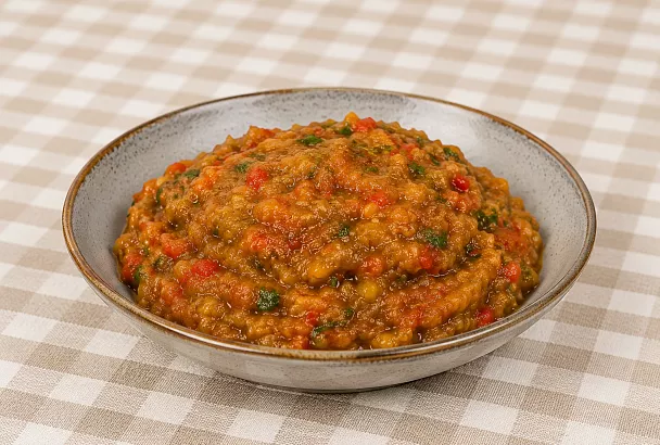 Икра из баклажанов без долгой жарки: овощи сначала запекаем до мягкости