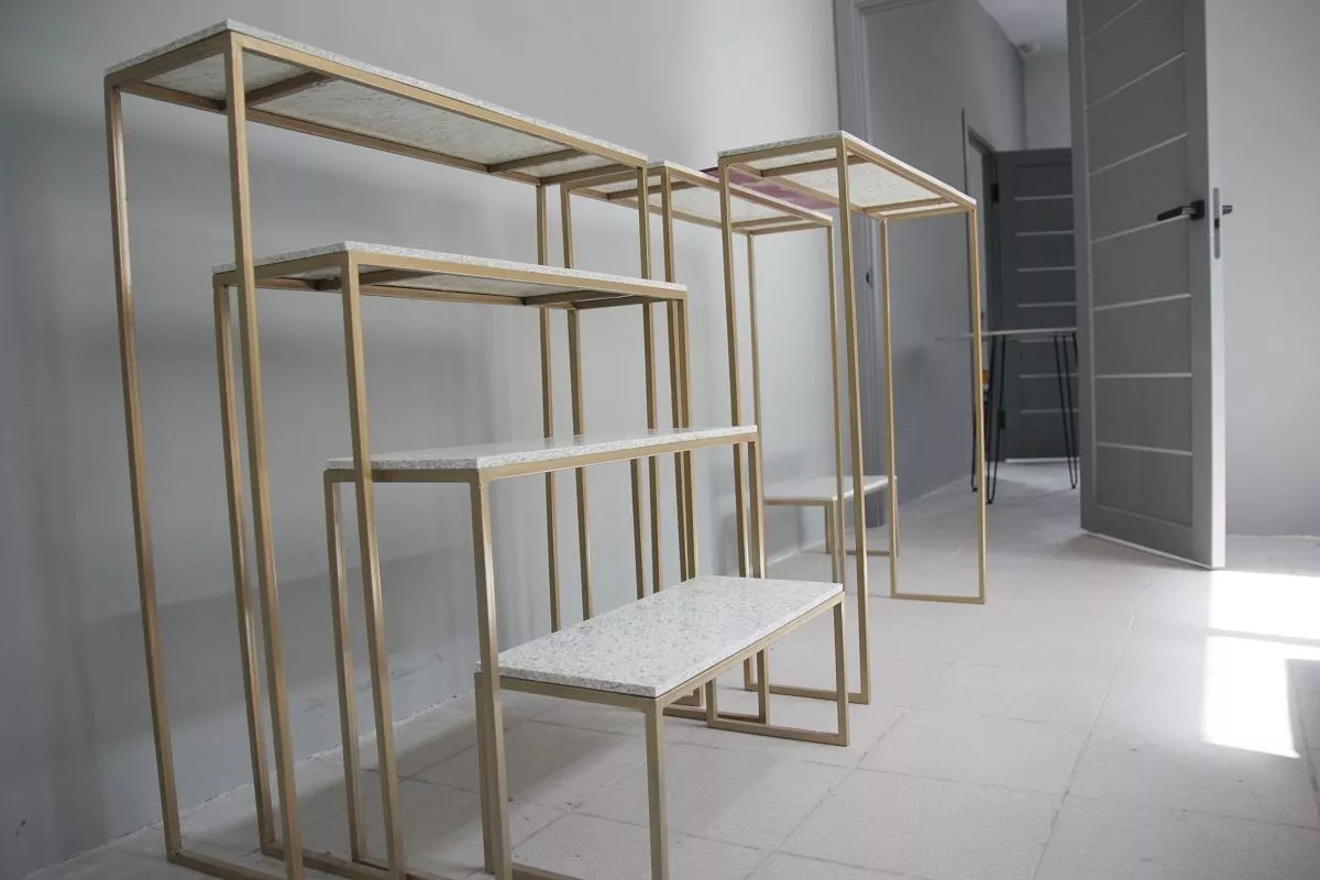 Из переработанного пластика Ярошевские планируют выпускать мебель для торговли с износостойкой поверхностью. Из переработанного пластика Ярошевские планируют выпускать мебель для торговли с износостойкой поверхностью.