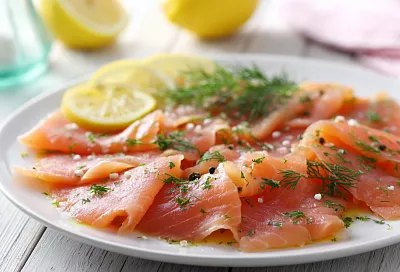 Красная рыба стала невероятно нежной: засолила за ночь с сахаром, и утром на столе малосольная форель лучше магазинной