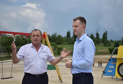 Депутат Госдумы Артем Метелев провел встречу с волонтерами Каневского района