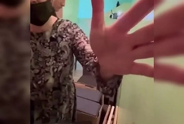 Суд ограничил в правах мать ребенка-маугли, найденного в квартире в Краснодаре 