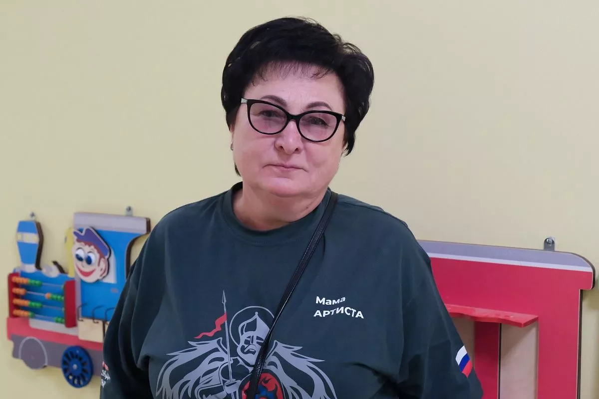 Мам награжденного волонтера Светлан Геращенко тоже активно помогает фронту. Мам награжденного волонтера Светлан Геращенко тоже активно помогает фронту.