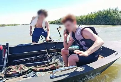 Спасатели нашли туристов, унесенных в море на катамаране в Темрюкском районе