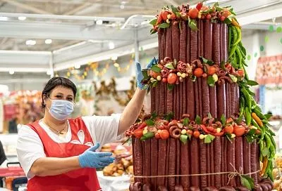 Фрукты, овощи, мясо и рыба: в Краснодаре проходит «Кубанская ярмарка»