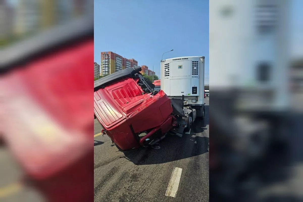 Кабину грузовика оторвало после ДТП на трассе М-4 «Дон» под Краснодаром