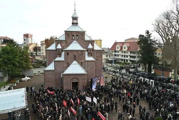 В Сочи прошла акция в поддержку Армянской Апостольской церкви