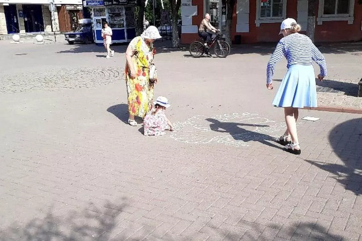 Детский рисунок – один из символов мирной жизни. В акции «Я рисую мелом» могут принять участие даже самые маленькие