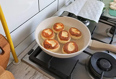 К чаю на Кубани жарим творожные пышки: внутри мягкие, сверху румяная корочка