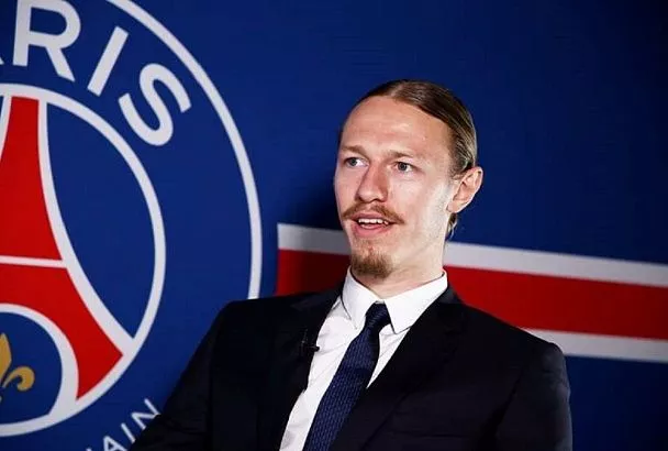 Матвей Сафонов написал заявление на бывшую жену в полицию