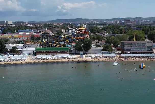  Шезлонги, волны и песок: Анапа снова превращается в центр летнего отдыха России