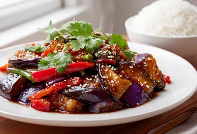 Баклажаны по-китайски: кисло-сладкий вкус за 15 минут