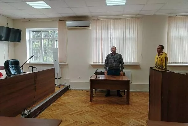 Суд отправил под домашний арест жителя Адыгеи, потушившего курткой Вечный огонь