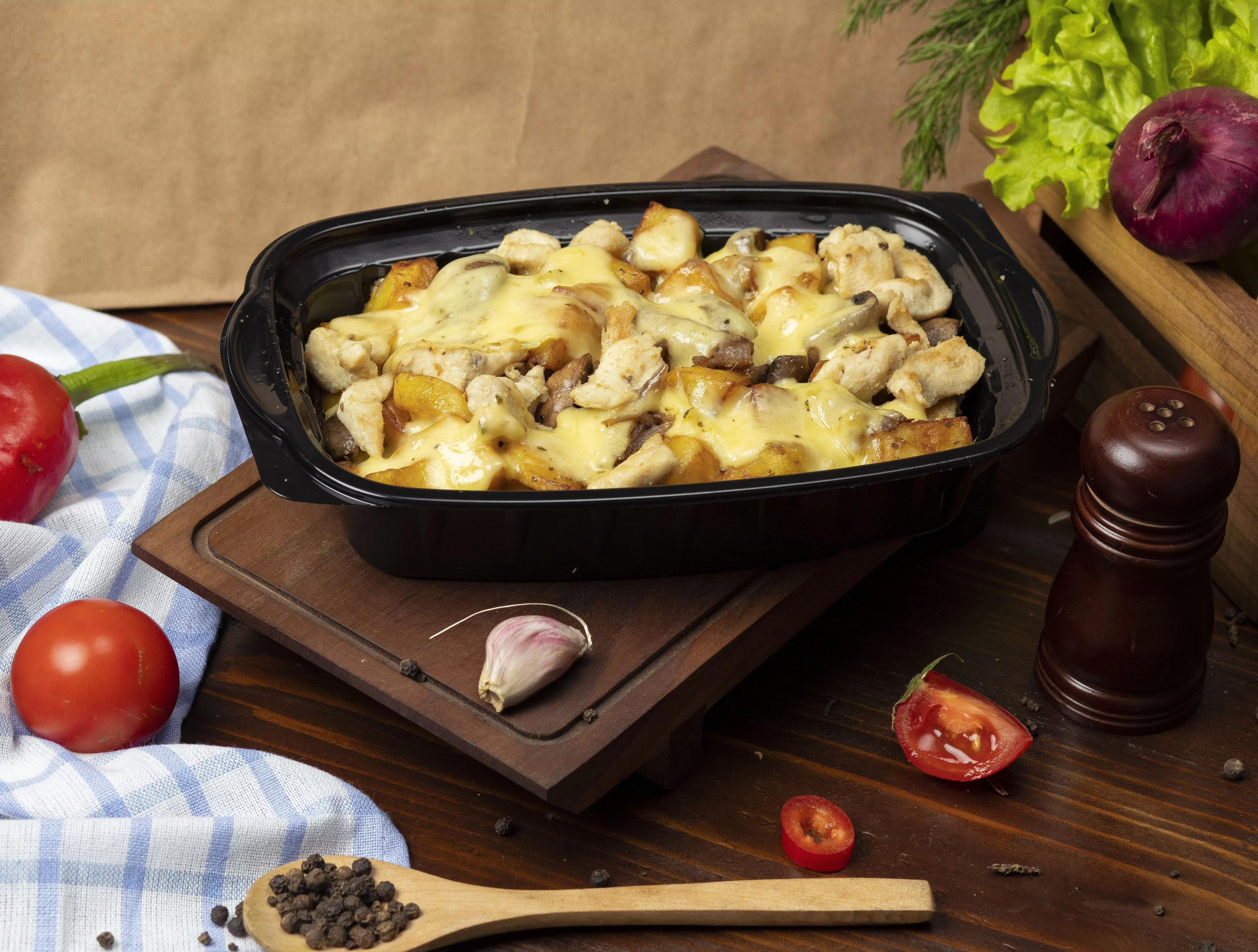 Добавляем грибы лисички — и в духовку: секрет картофельной запеканки с ароматом леса