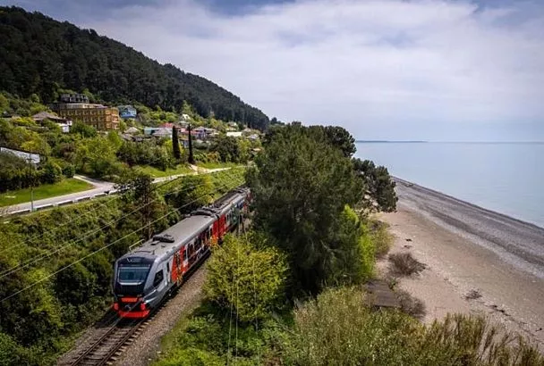 Более 152 тысяч пассажиров перевез поезд «Диоскурия» между Сириусом и Сухумом в 2025 году