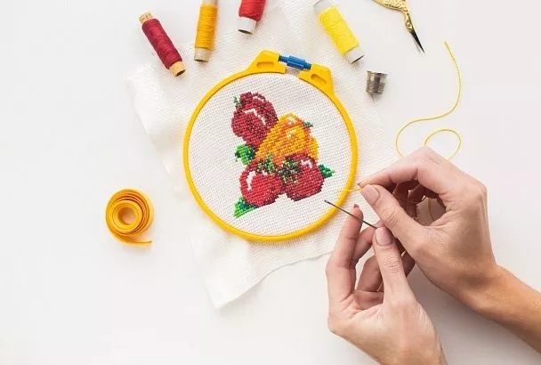 Безопасное хобби: эти советы пригодятся всем, кто любит вышивать, и кто не хочет раньше времени надевать очки