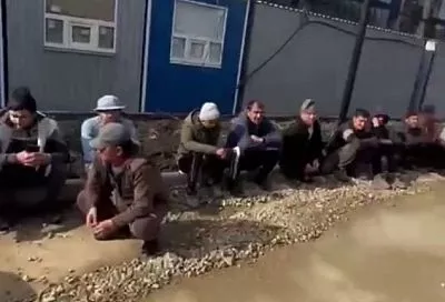 Полицейские поймали мигрантов-нелегалов на стройке в Краснодаре