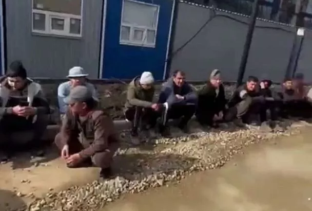 Полицейские поймали мигрантов-нелегалов на стройке в Краснодаре