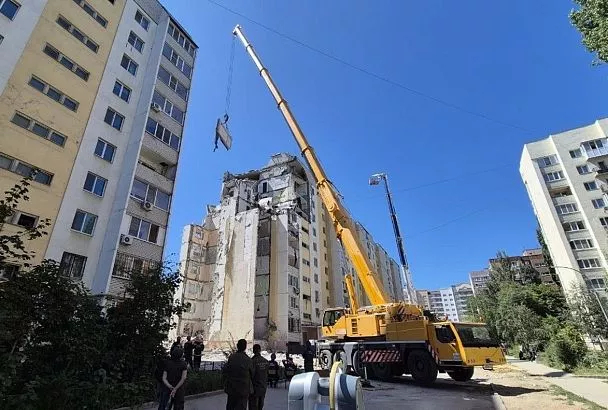 Поисково-спасательные работы на месте обрушения части 10-этажного дома в Саратове завершены