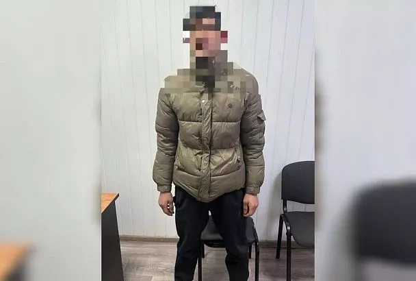 Мужчина с пистолетом напугал посетителей ТЦ «Красная площадь» в Новороссийске