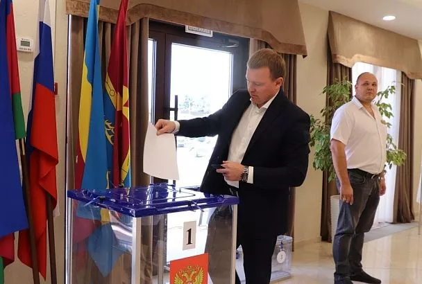 Вице-губернатор Евгений Пергун проголосовал на выборах главы Краснодарского края