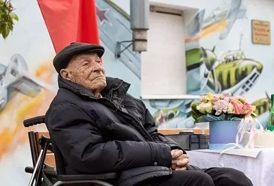Вениамин Кондратьев поздравил со 101-летием ветерана Великой Отечественной войны из Анапы