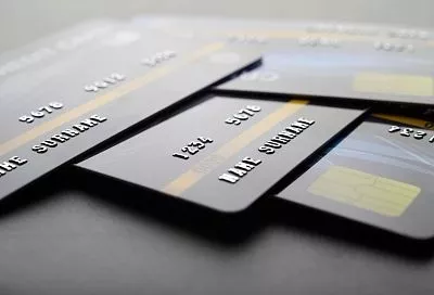 В Госдуме рассказали, как россиянам использовать карты Visa и MasterCard
