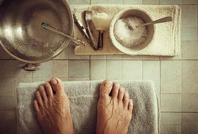 Как подстричь утолщённые ногти на ногах без дорогих средств