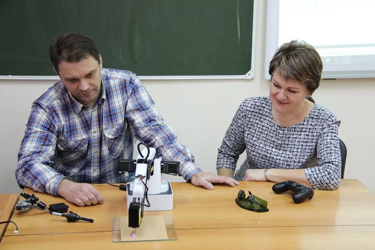 Благодаря региональному проекту «Современная школа» в некоторых станичных школах уже есть 3D-принтеры, мультимедийные экраны, цифровые лаборатории и много других интересных пособий. Благодаря региональному проекту «Современная школа» в некоторых станичных школах уже есть 3D-принтеры, мультимедийные экраны, цифровые лаборатории и много других интересных пособий.