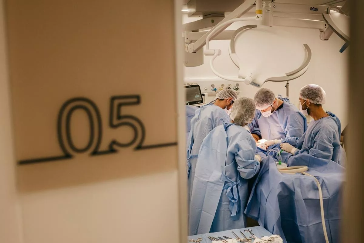 Состояние ребенка, пострадавшего при пожаре в многоэтажке в Сочи, оценивается как тяжелое