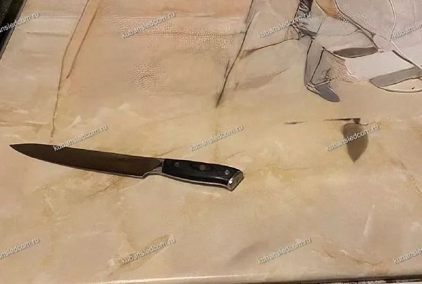 Краснодарка изрезала ножом сожителя во время ссоры