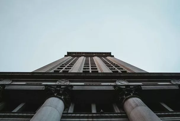 Аналитики ожидают, что ЦБ впервые за год сохранит ключевую ставку на уровне 14,25%