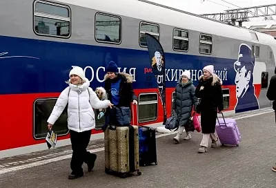 Поезд с тематическим вагоном «Россия. Жириновский» торжественно отправили из Москвы в Адлер