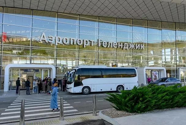 В аэропорту Геленджика сняли ограничения
