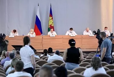 Губернатор Кубани Вениамин Кондратьев поручил проработать вопрос строительства новой школы взамен аварийной в Тбилисском районе