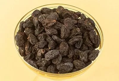 Пьем воду с изюмом натощак: таджикский рецепт для чистки печени и крови