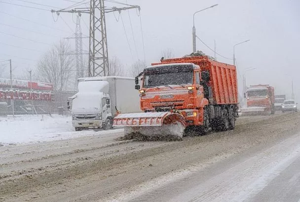 Вениамин Кондратьев поручил главам городов и районов Кубани не допускать простоя снегоуборочных машин